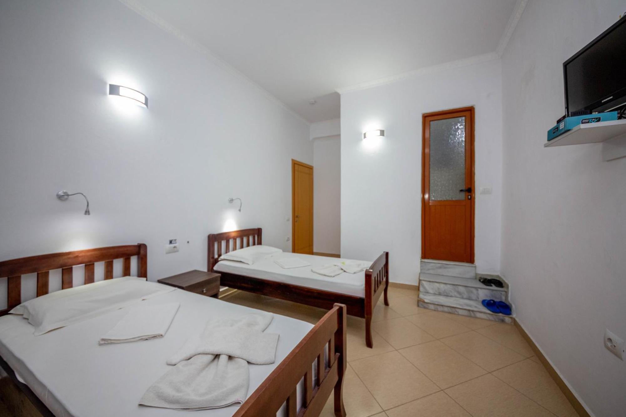 Hotel Shpella Berat Exterior foto