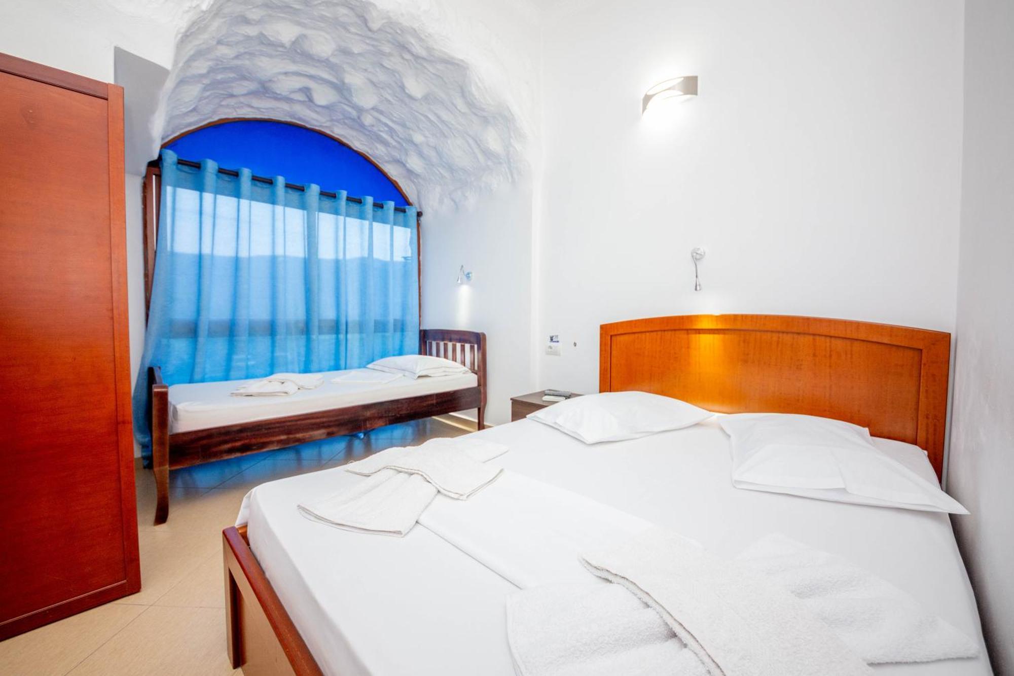 Hotel Shpella Berat Exterior foto