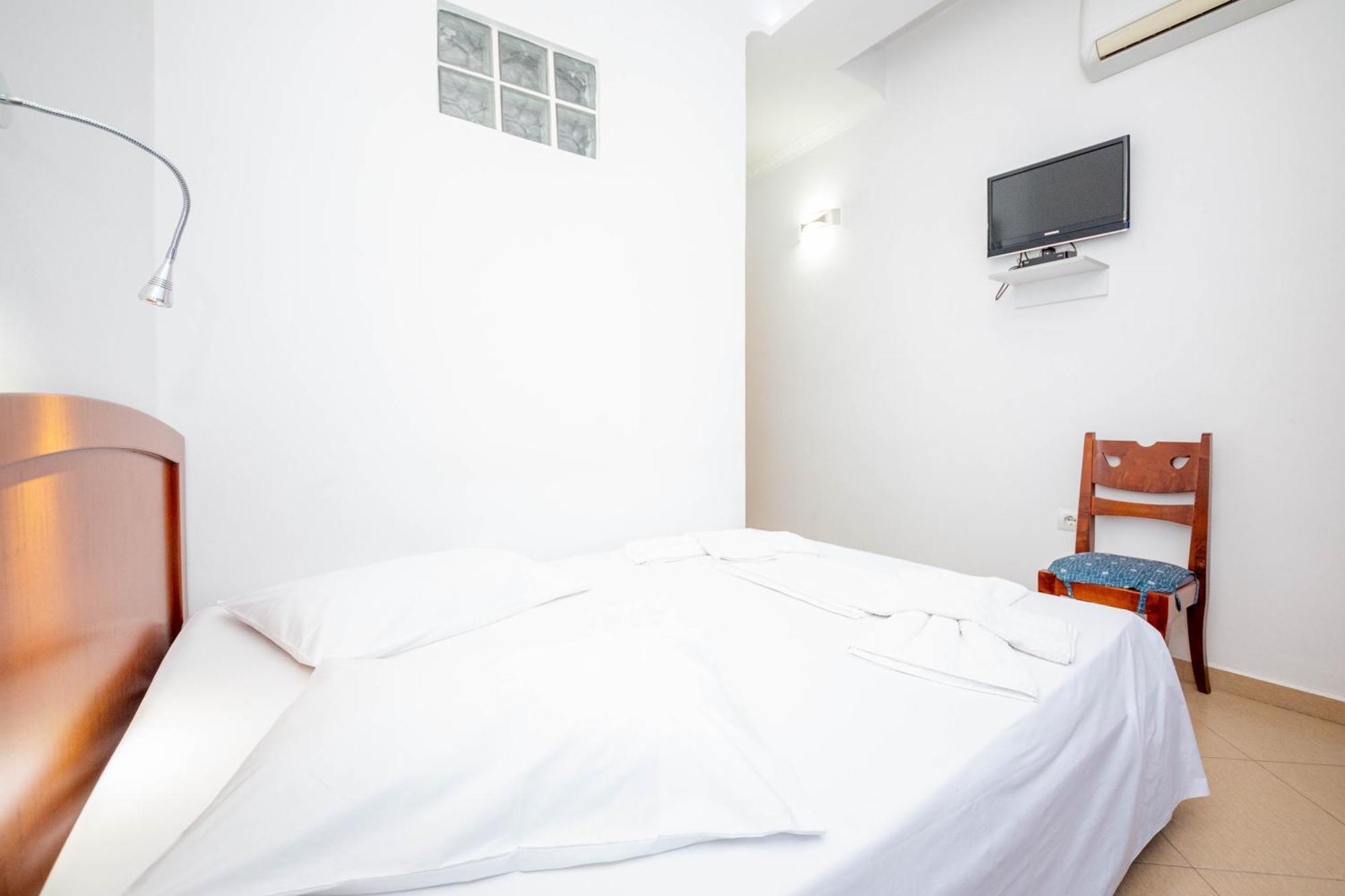 Hotel Shpella Berat Exterior foto